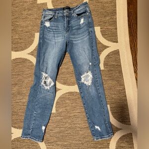 Judy Blue Distressed Ankle Jeans in Blue